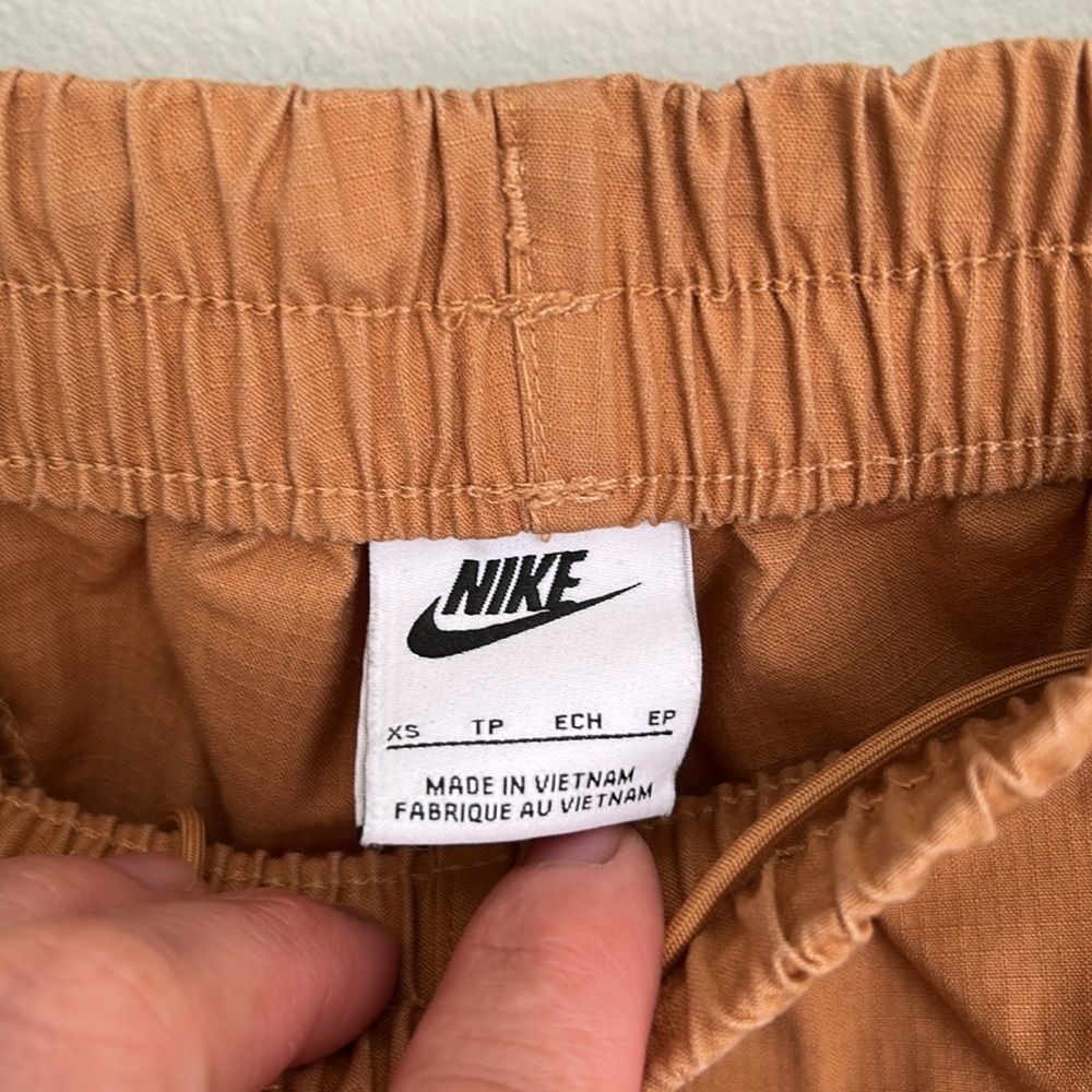 Nike women’s Cargo Joggers - Picture 6 of 9